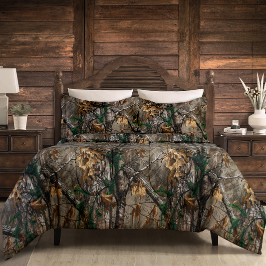 Realtree Xtra Camouflage Dark Brown Comforter / Sham Set