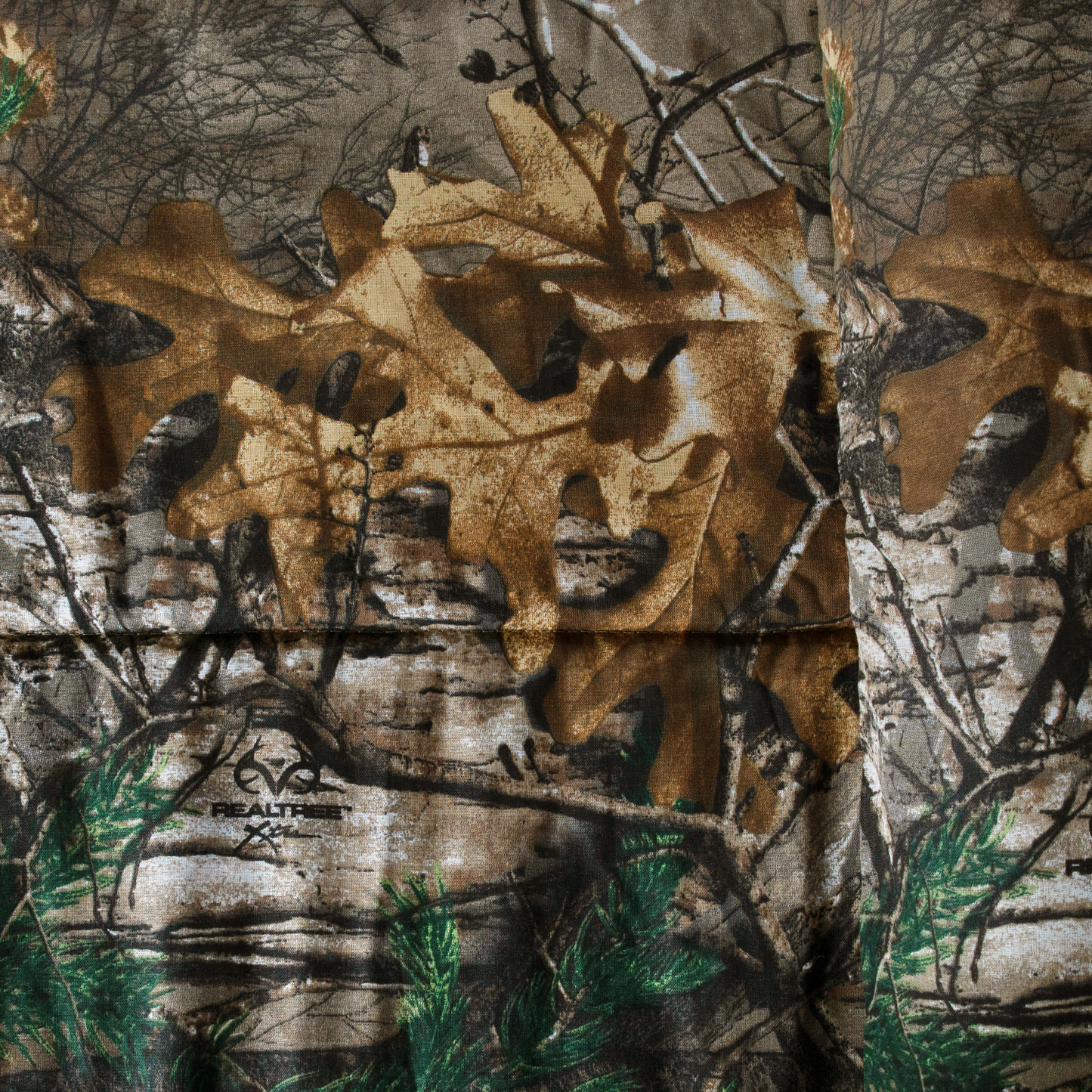 Realtree Xtra Camouflage Dark Brown Comforter / Sham Set