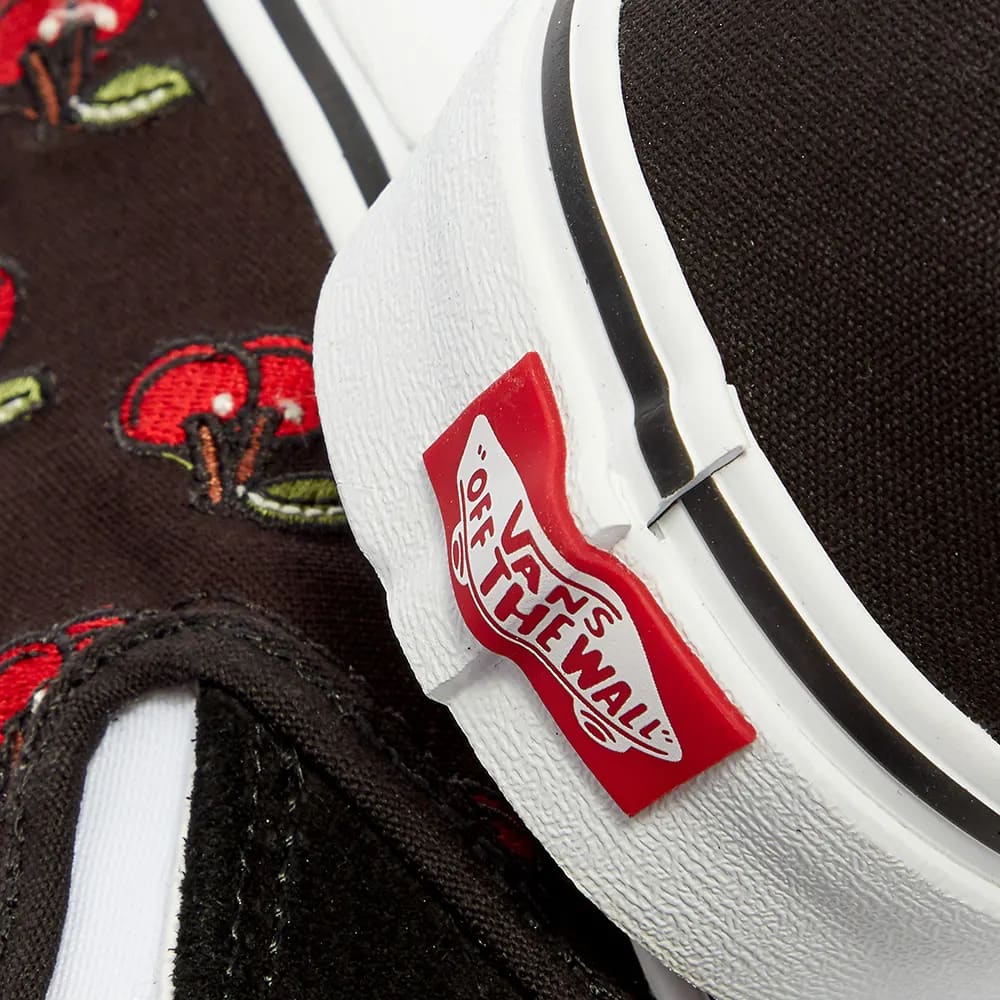 VANS UA CLASSIC SLIP-ON - UK 10.5 / CHERRIES & BLACK