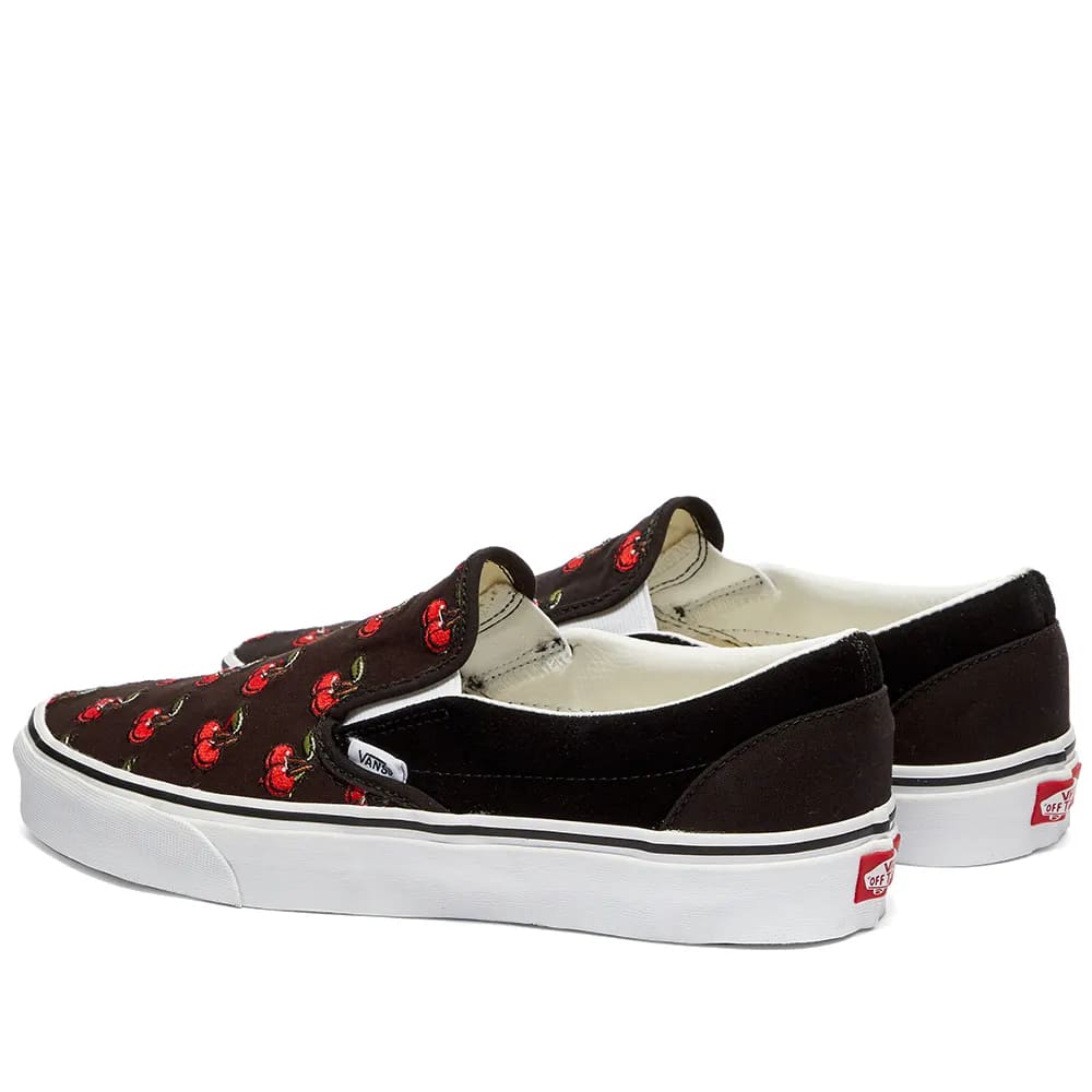 VANS UA CLASSIC SLIP-ON - UK 10.5 / CHERRIES & BLACK