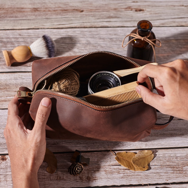 Personalized Leather Dopp Kit, Mens Toiletry Bag, Hanging Dopp Kit