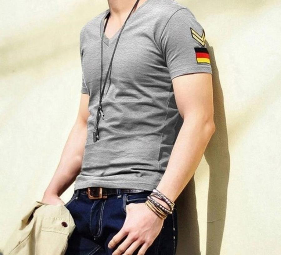Mens Slim Fit Tee Shirt with Army Badge